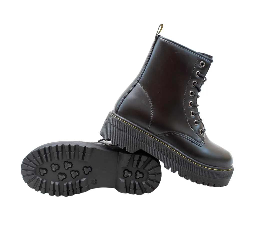 K7 Doc Martin Black Boot