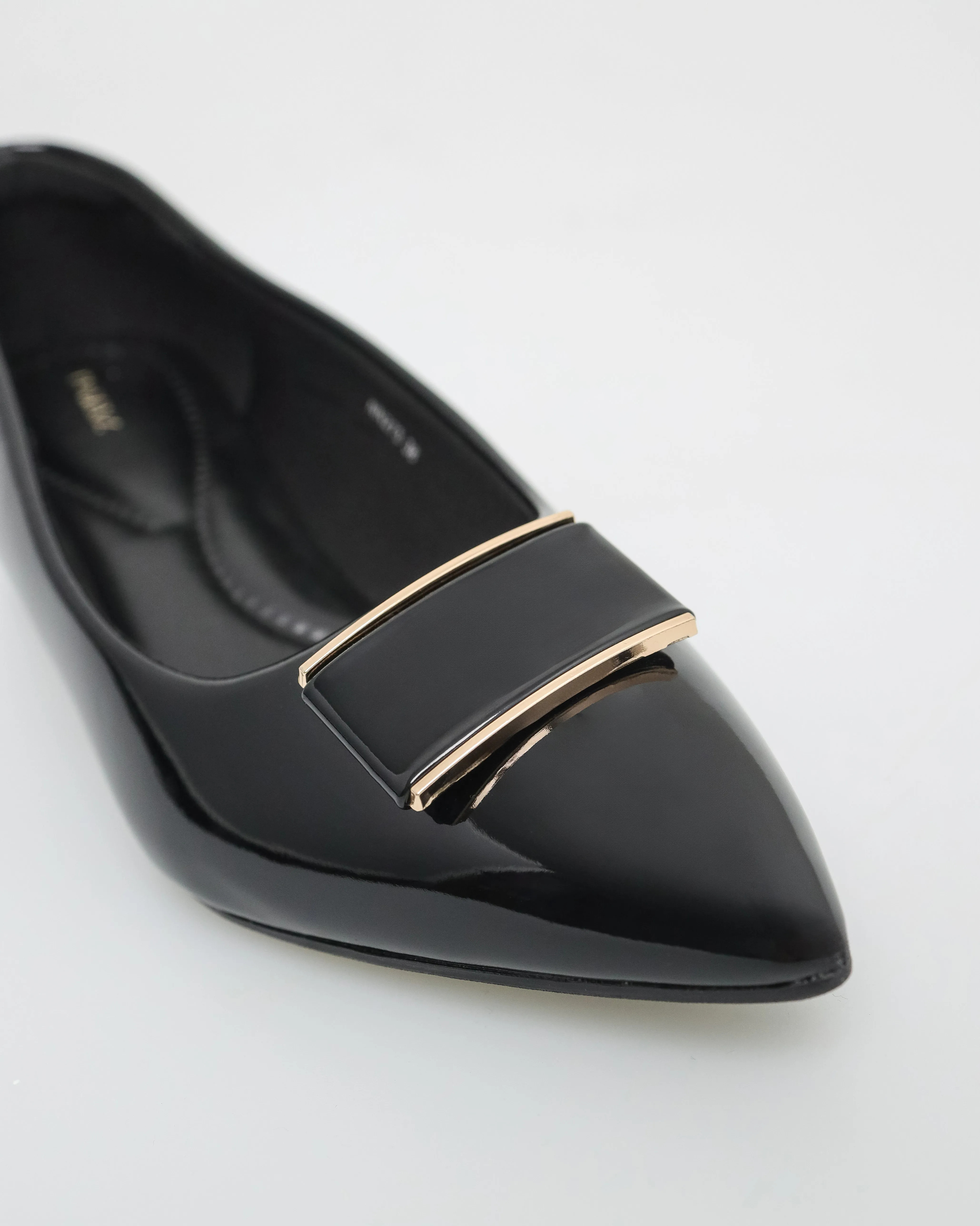 Tomaz NN273 Ladies Square Emblem Flats (Black)